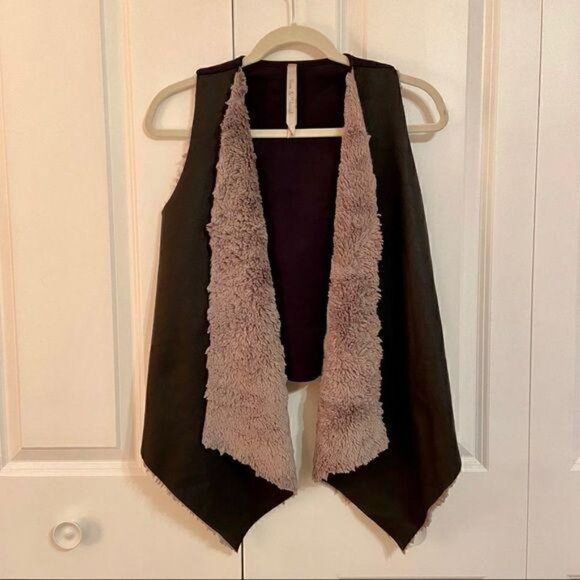 Hem & Thread Black Vegan Leather Faux Fur Lined Open Vest Small - Picture 1 of 8